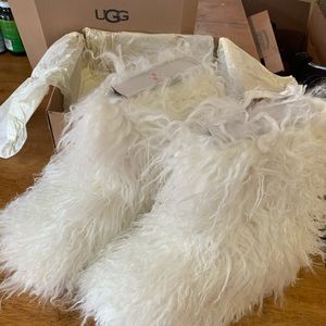Fluff Momma Mongolian Boot. Size 8. UGG. New.